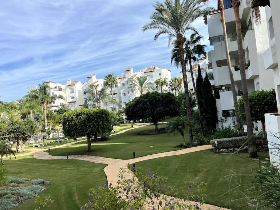 Costalita Beach Apartamento En Estepona Exteriér fotografie